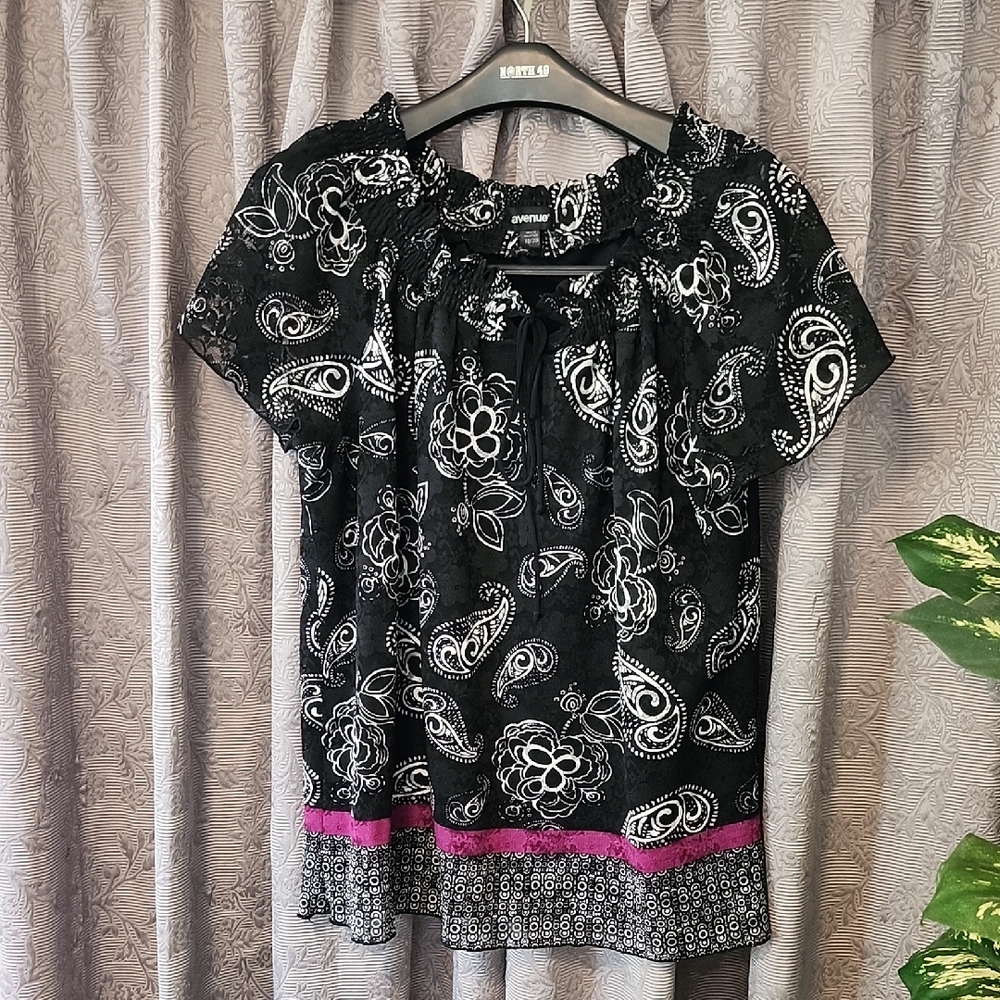 Avenue Black and White Paisley Blouse with Pink Trim